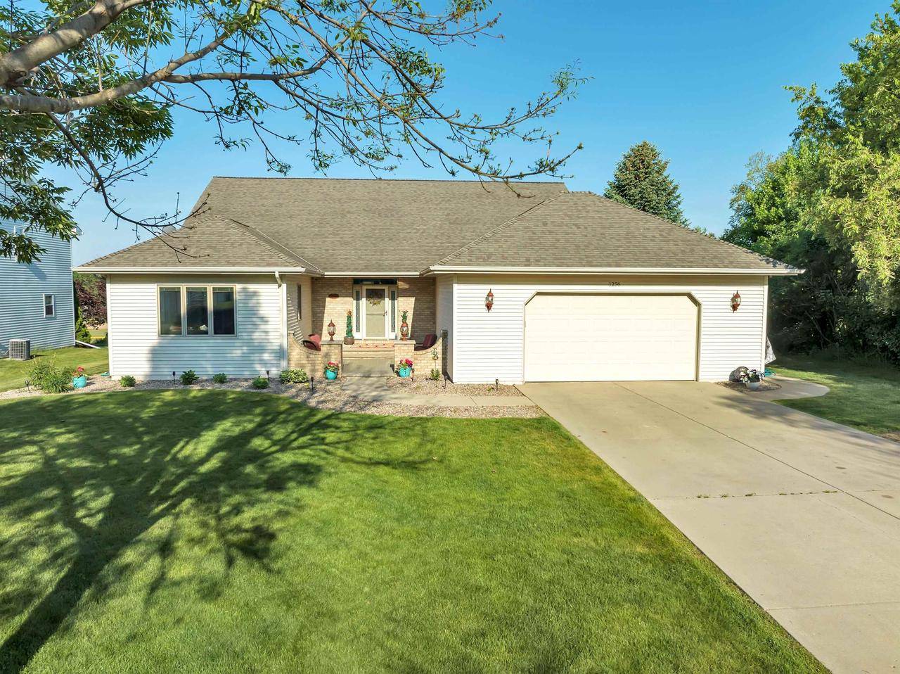Green Bay, WI 54311-5549,1256 BENJAMIN COURT