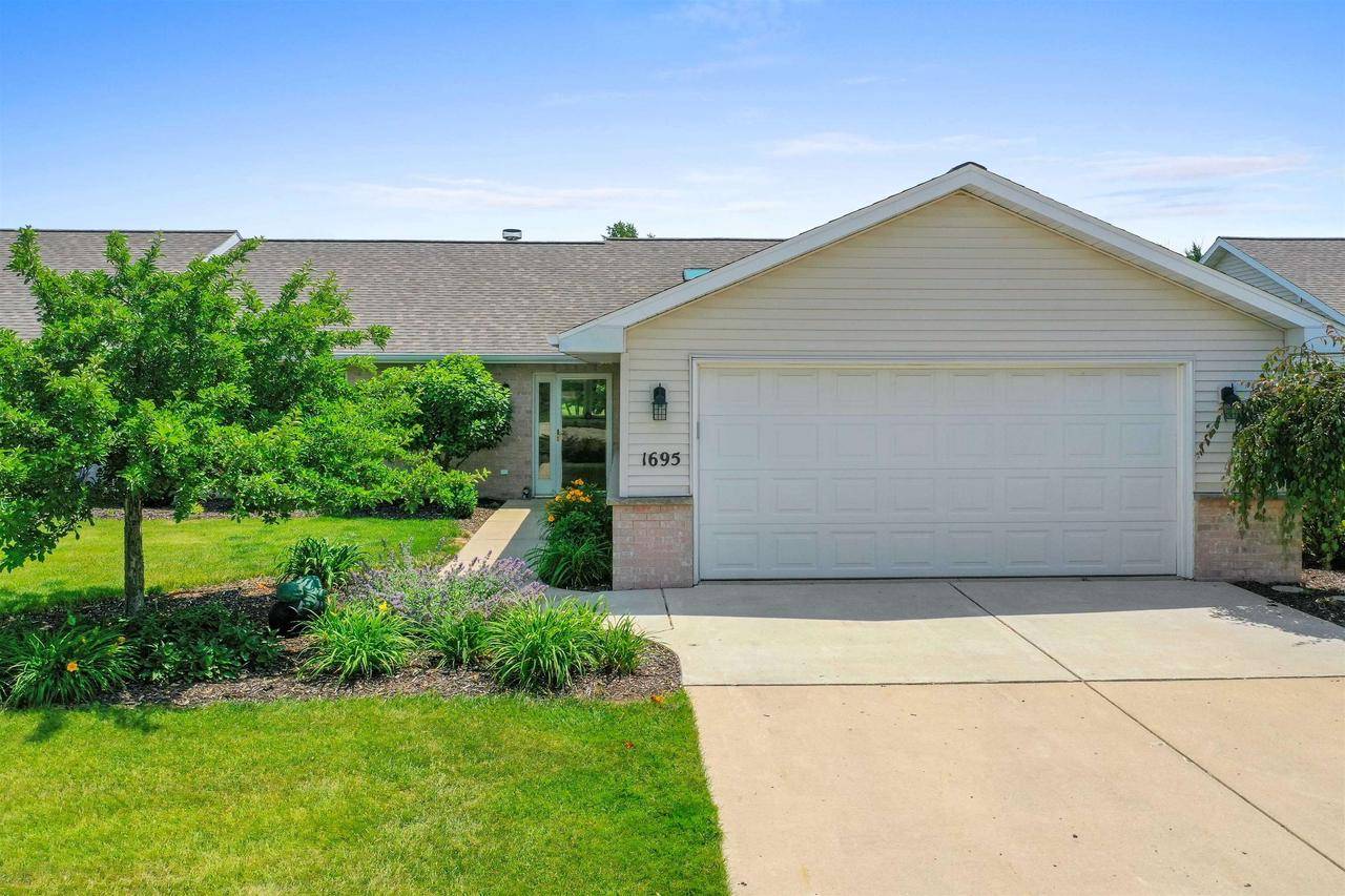 Green Bay, WI 54311,1695 TWIN LAKES CIRCLE