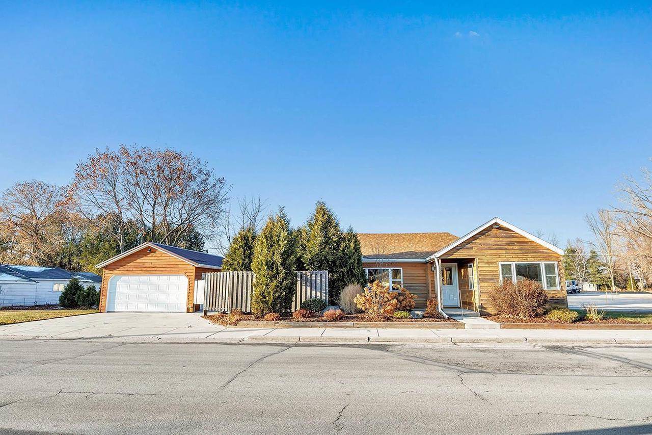 Oconto Falls, WI 54154,565 CALDWELL AVENUE