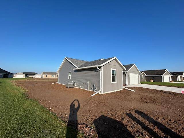 Appleton, WI 54913,5613 N ACADIA DRIVE