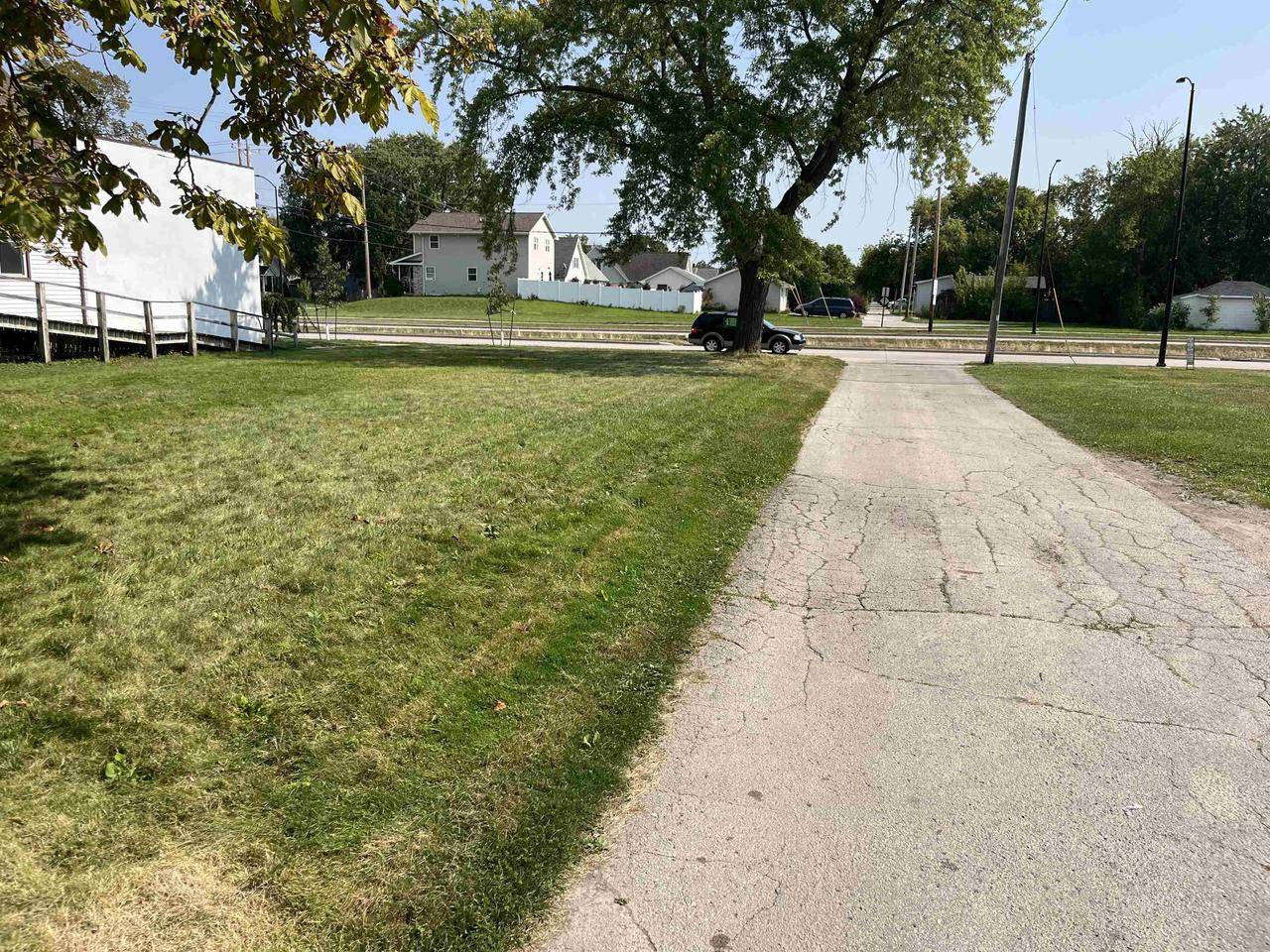 Green Bay, WI 54302,821 N WEBSTER AVENUE
