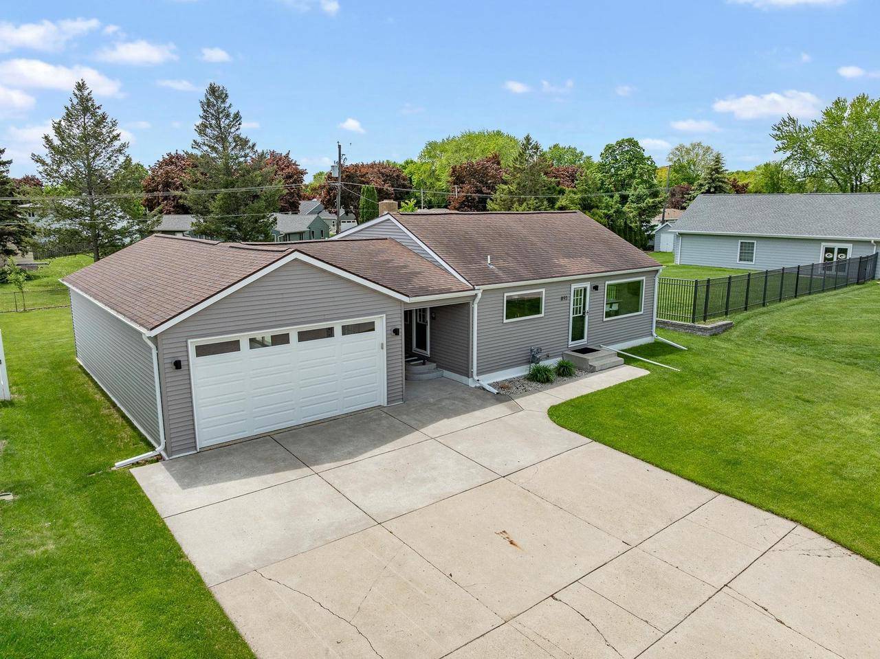 Green Bay, WI 54304,893 STADIUM DRIVE