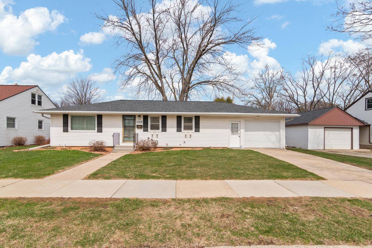 Green Bay, WI 54304-3915,1108 THORNDALE STREET