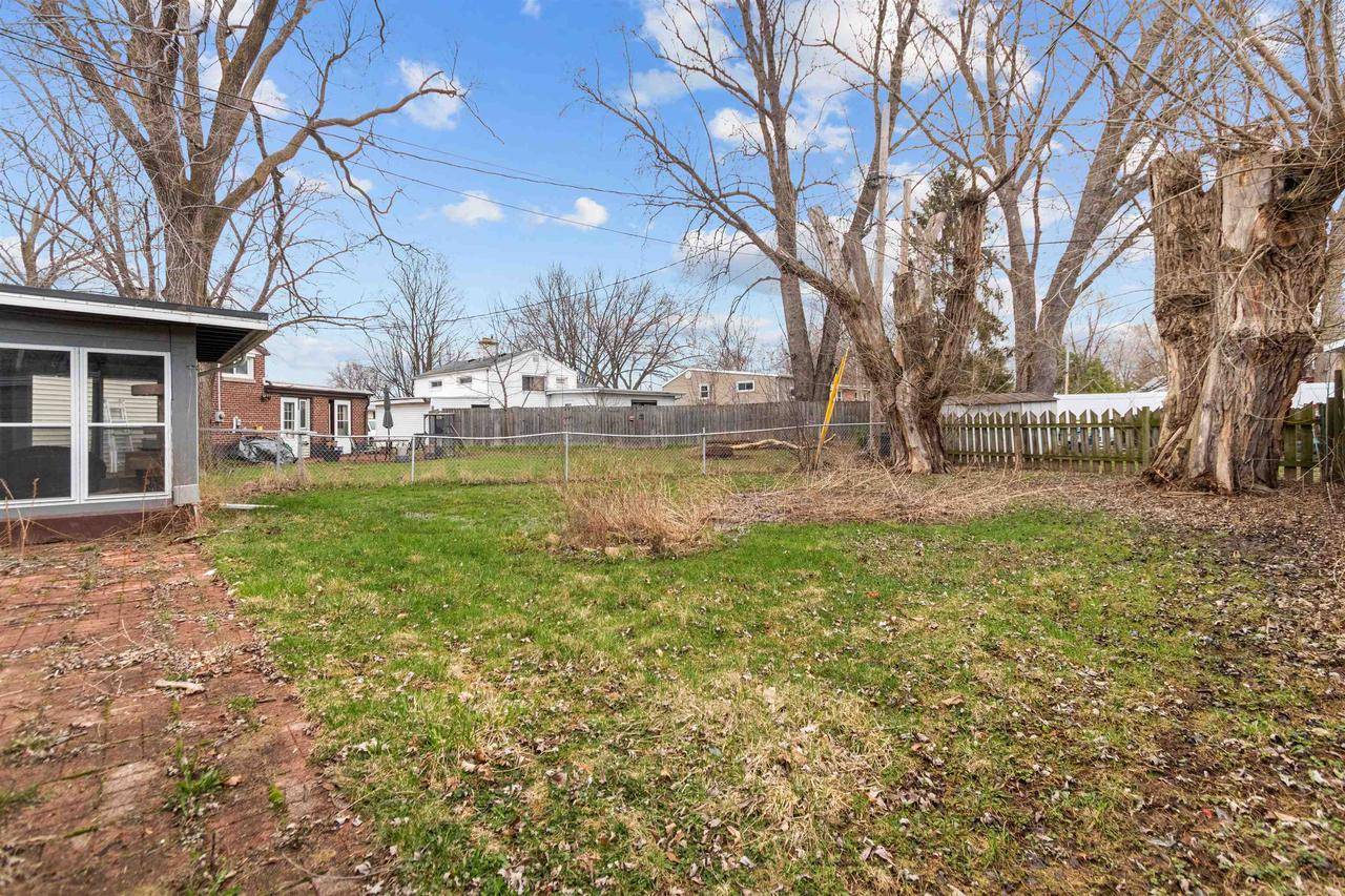 Menasha, WI 54952,713 CARVER LANE