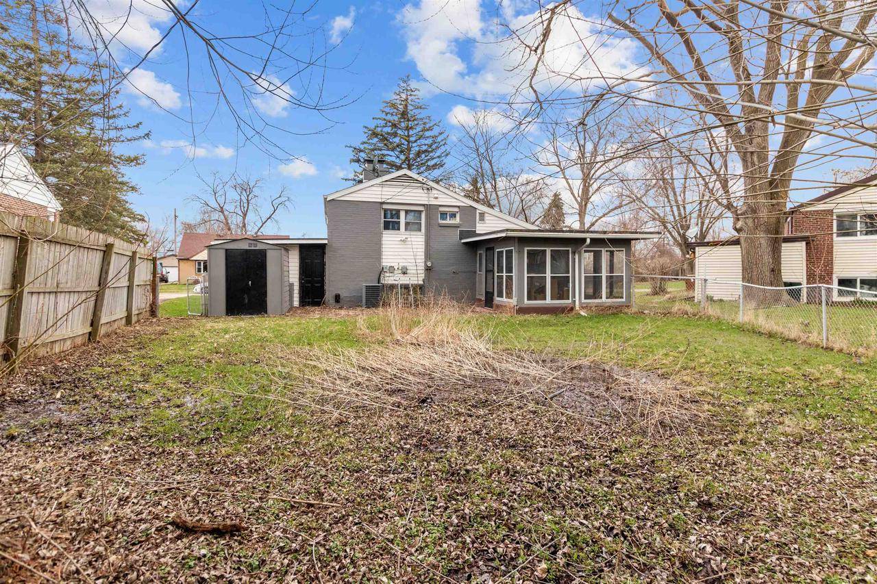 Menasha, WI 54952,713 CARVER LANE