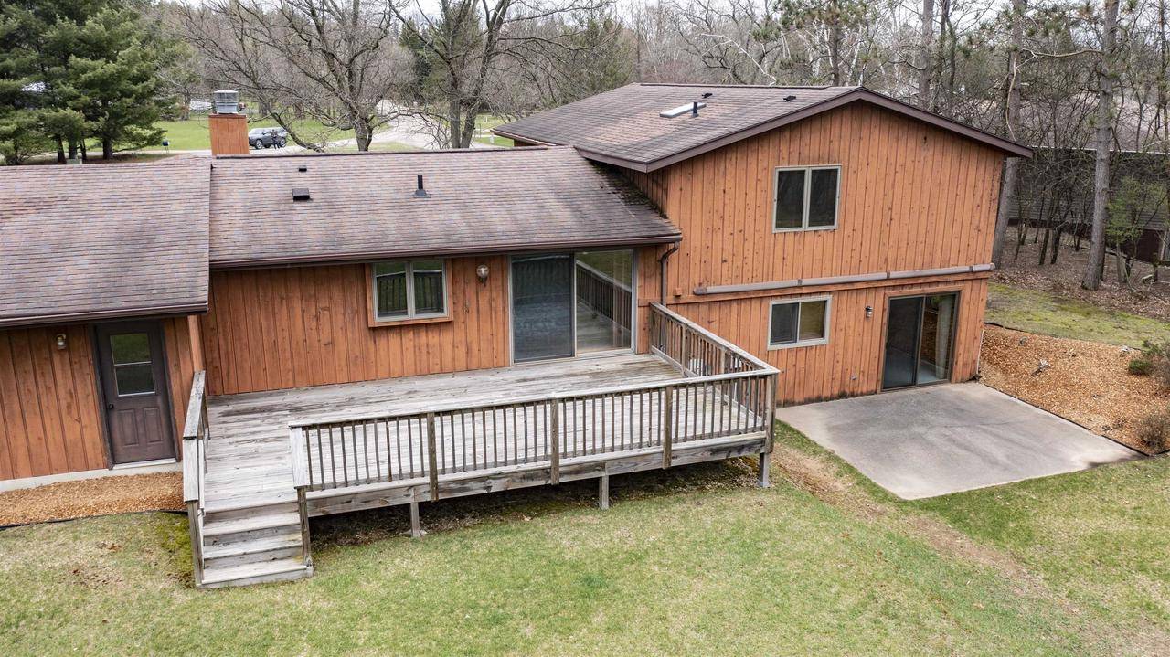 Waupaca, WI 54981,E2302 BARNHART DRIVE