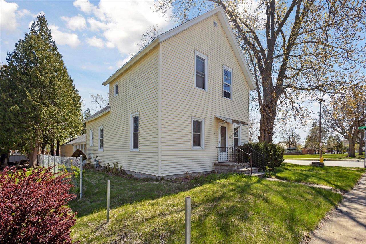 Green Bay, WI 54303-2001,423 MARYHILL DRIVE