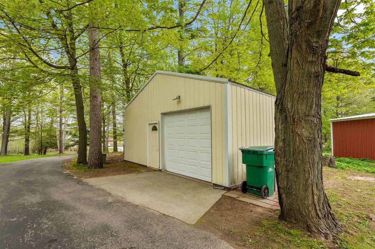 Menominee, MI 49858,N2357 O-1 DRIVE