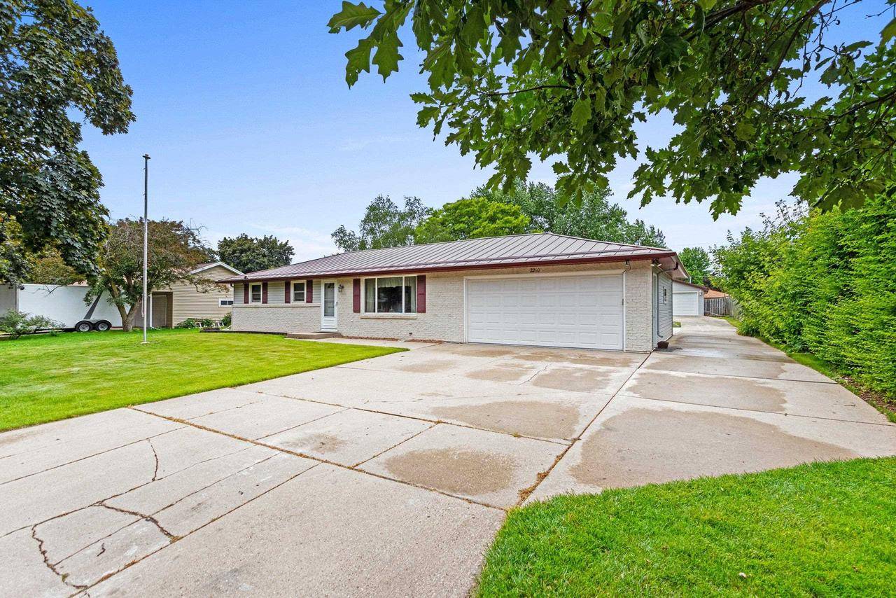 Green Bay, WI 54304,2210 PATTY LANE