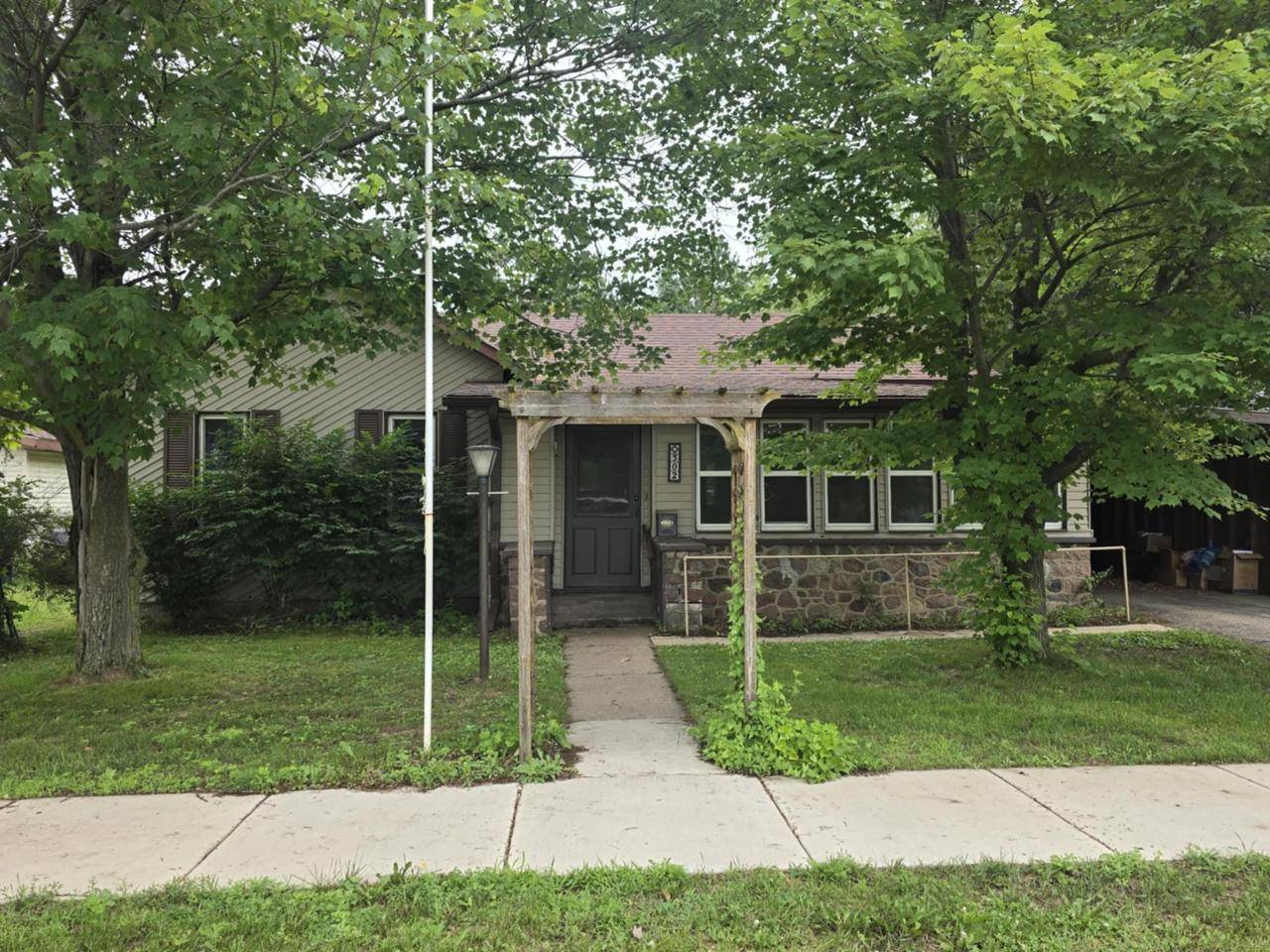 Plainfield, WI 54966,302 W MILL STREET