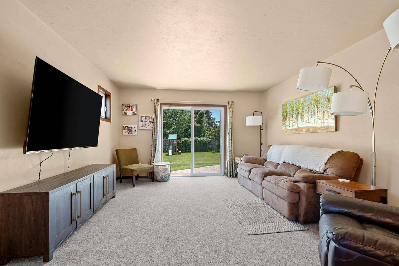 Oshkosh, WI 54901,103 ALLEN AVENUE