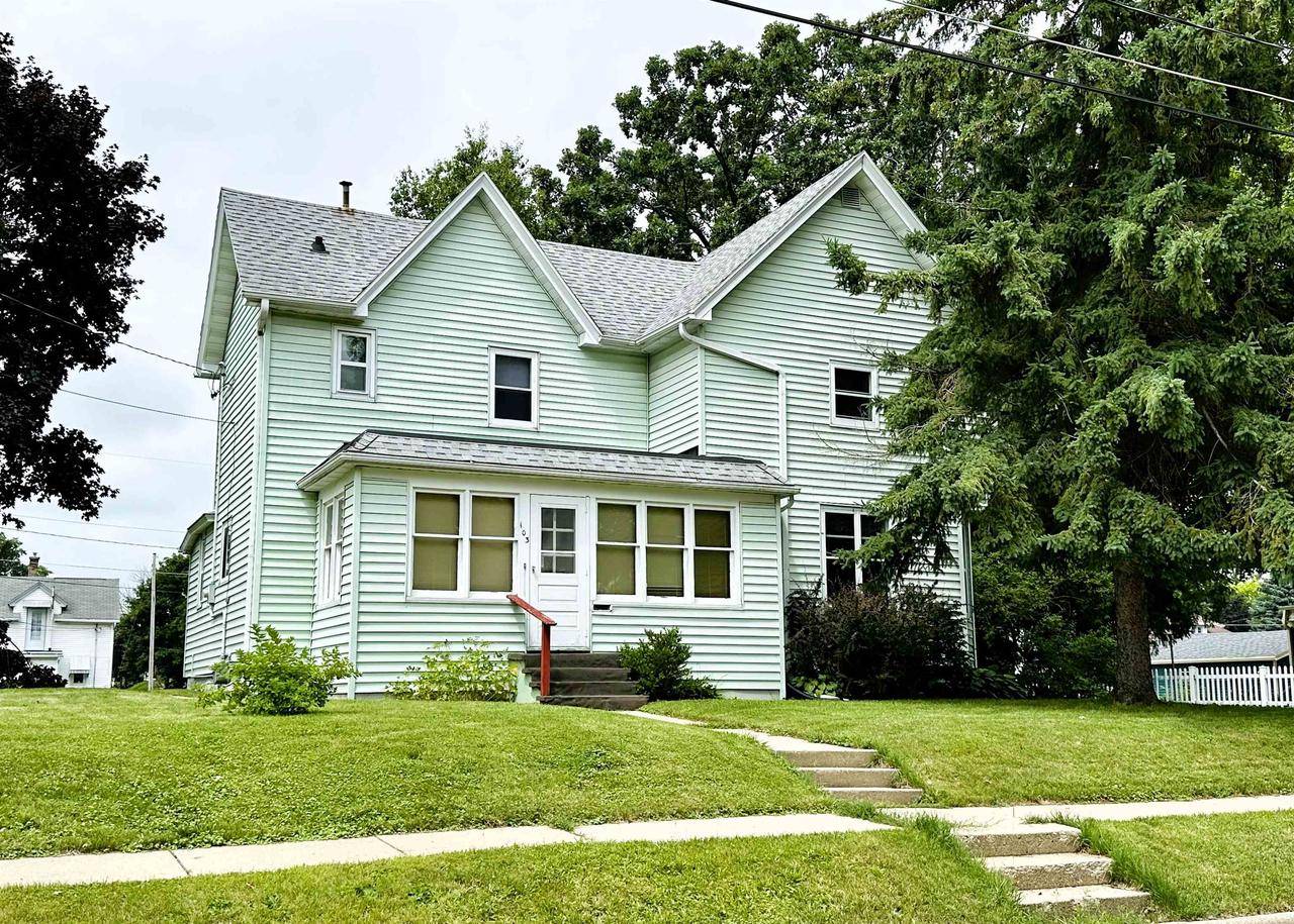 Mayville, WI 53050,103 GROVE STREET
