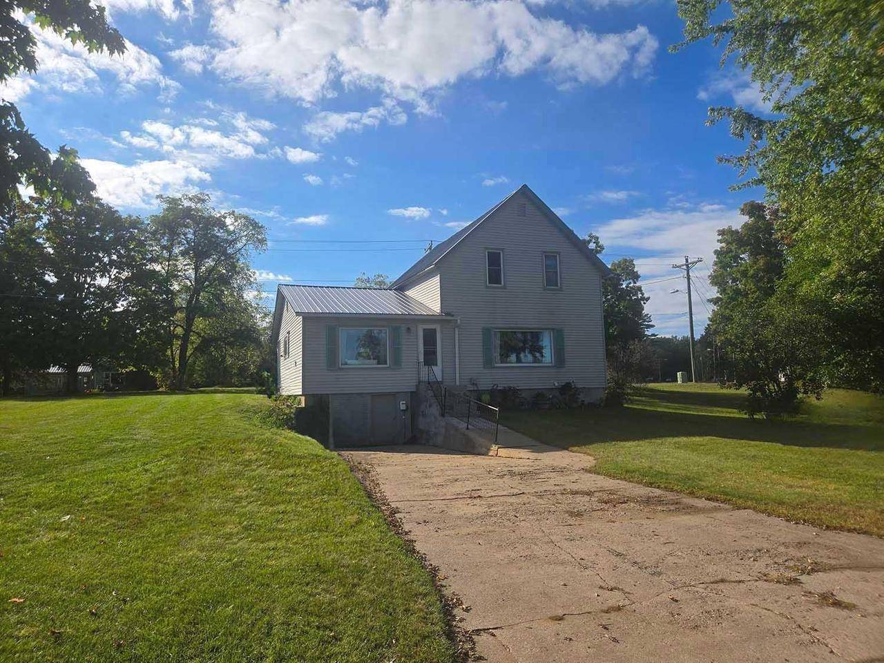 Oconto Falls, WI 54154,218 N OAKLAND AVENUE