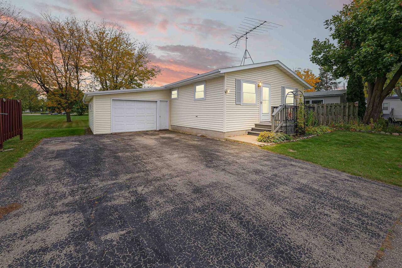 Ripon, WI 54971,709 VERMONT STREET