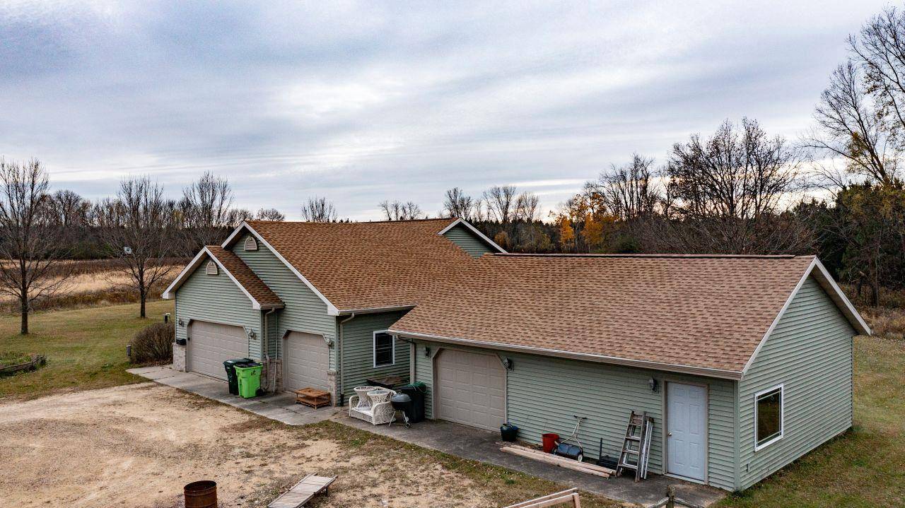 New London, WI 54961-8619,E8835 HUNTLEY ROAD