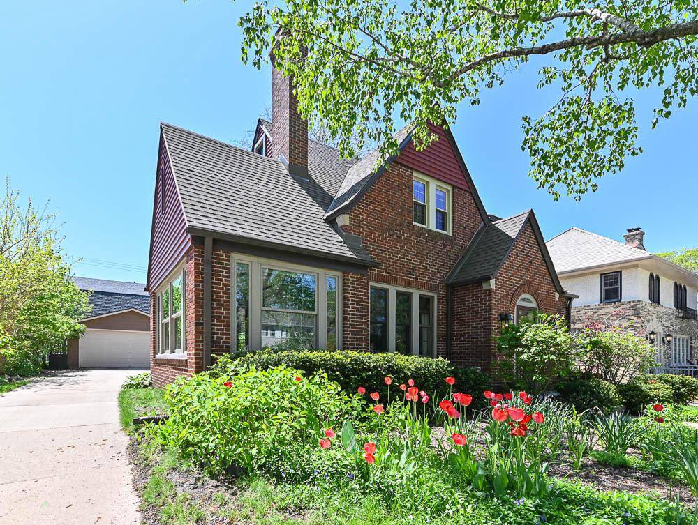Wauwatosa, WI 53213,6111 W Wisconsin AVENUE