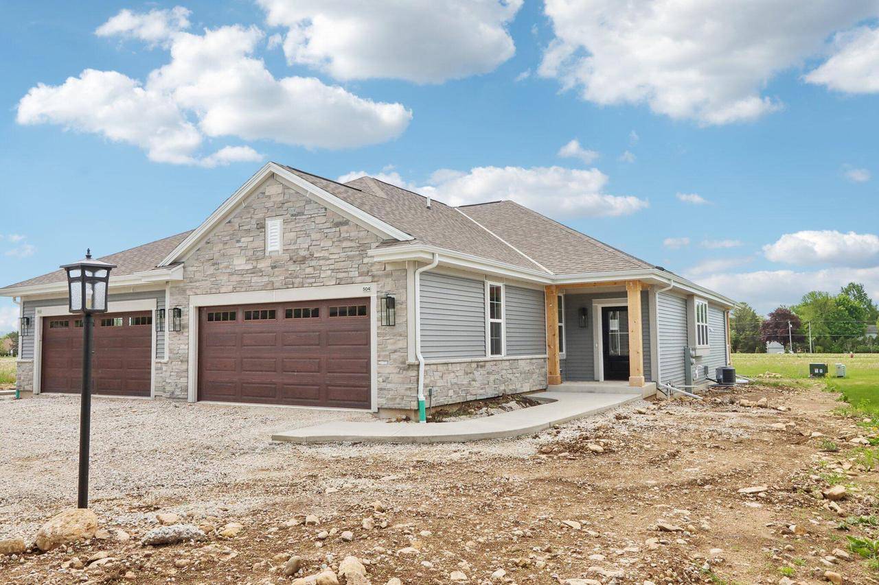 Waterford, WI 53185,504 Hickory Hollow ROAD #0102