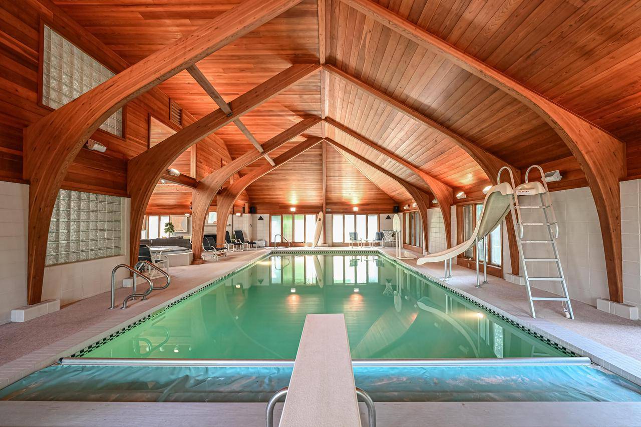 Fox Point, WI 53217,251 W Nokomis COURT