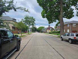 Racine, WI 53403,1735 GRAND AVENUE