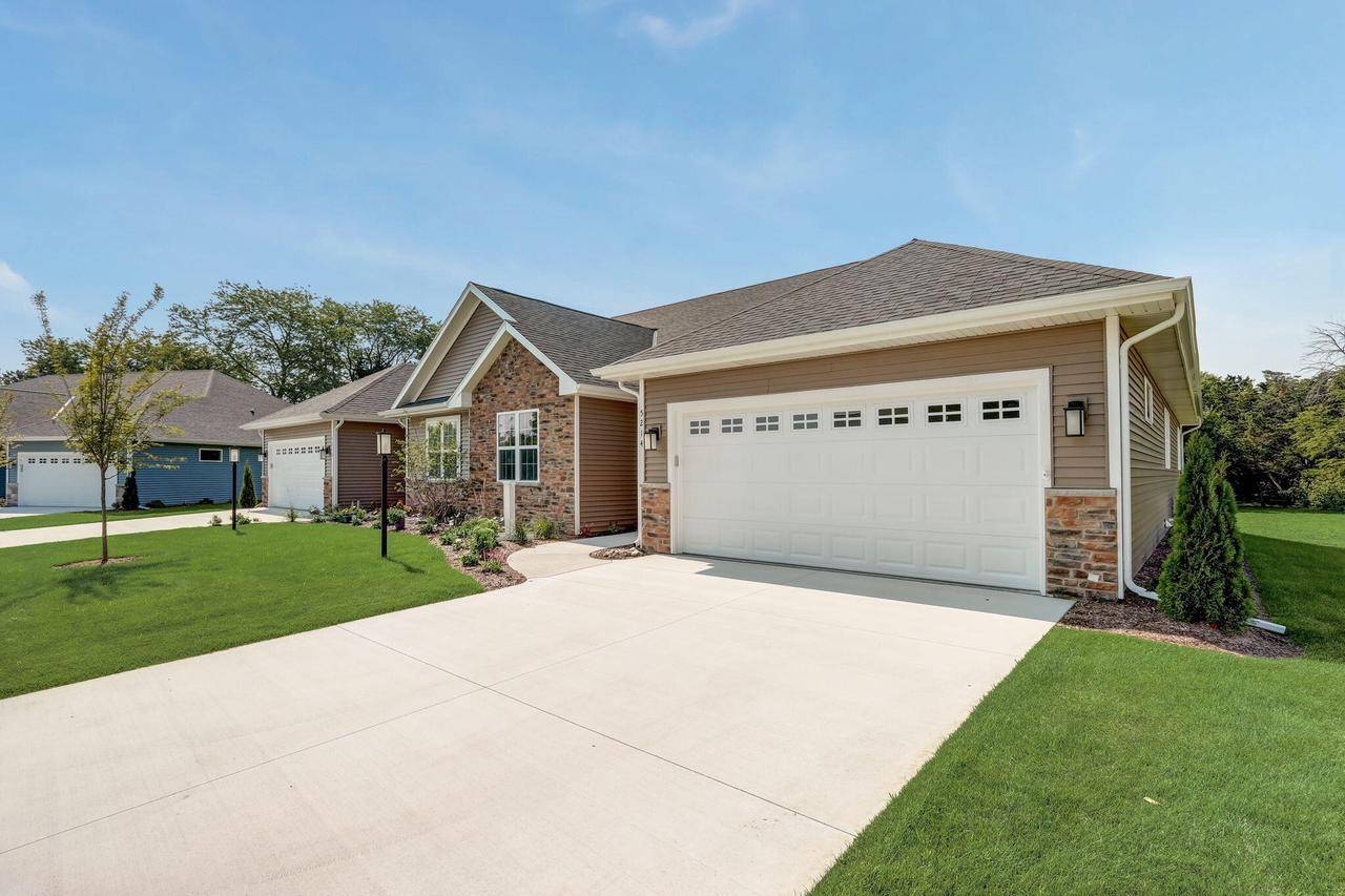 Racine, WI 53402,5240 Briarwood CIRCLE
