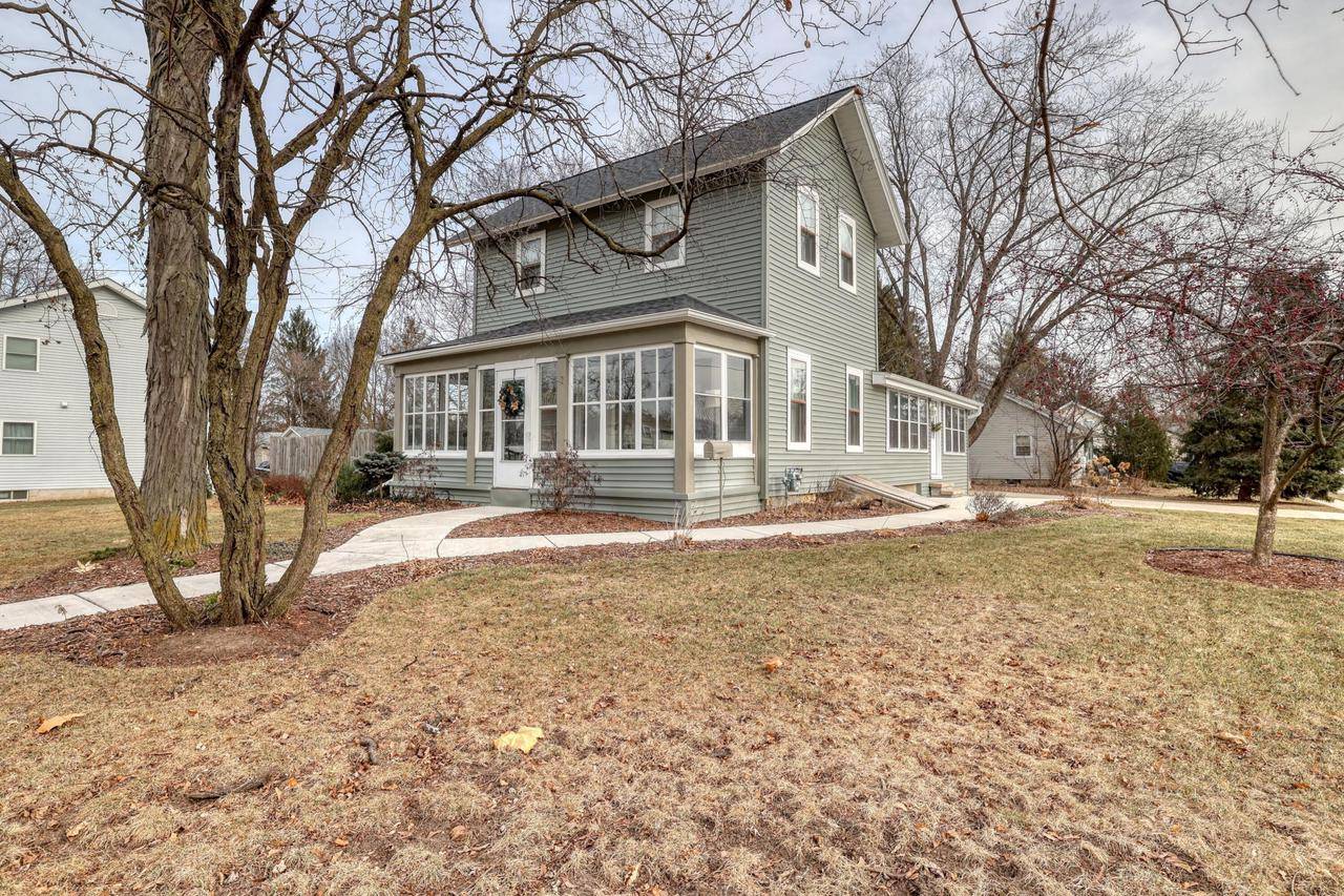 Oconomowoc, WI 53066,739 S Silver Lake STREET