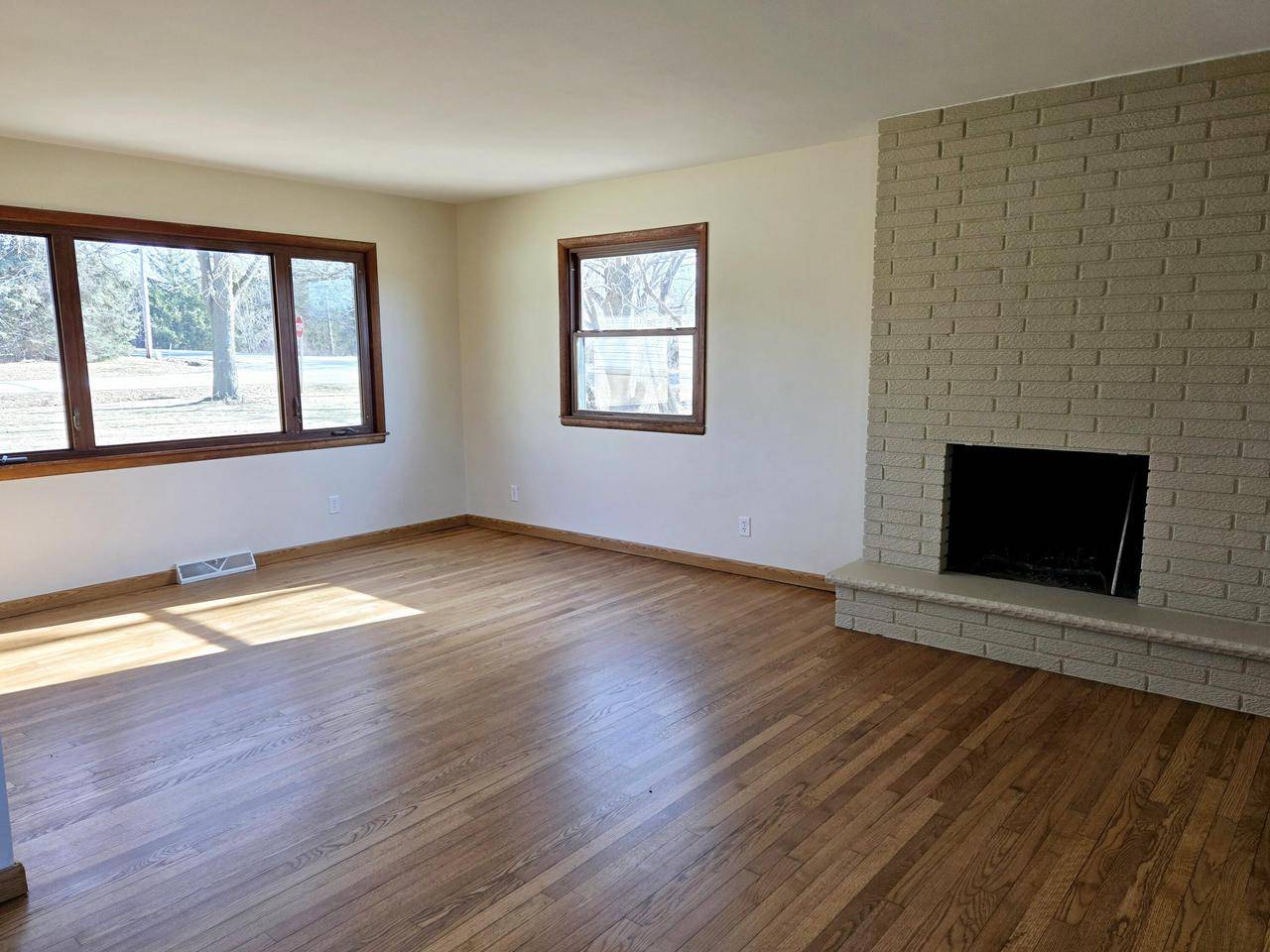 Racine, WI 53402,7012 Majestic DRIVE