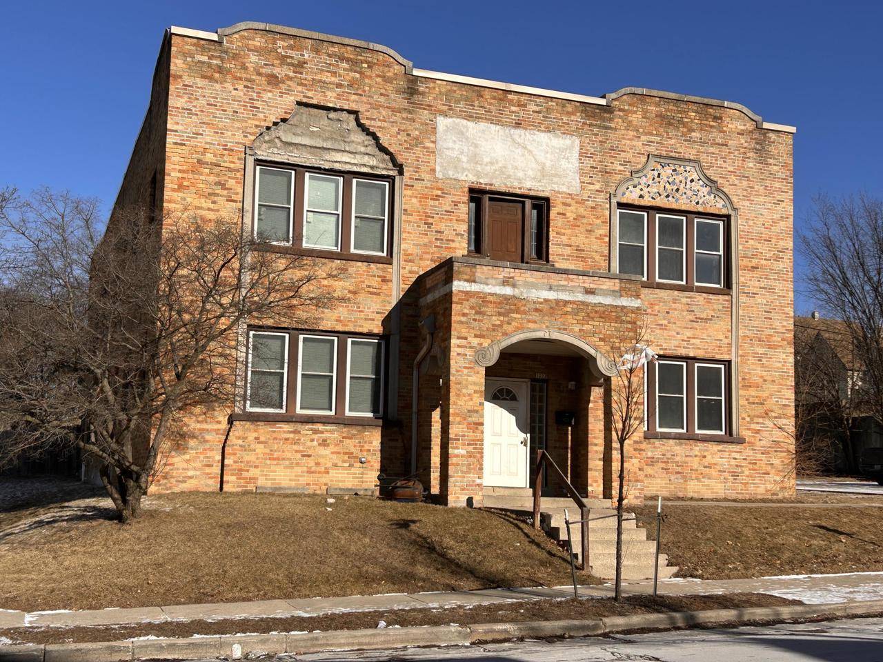 Milwaukee, WI 53206,1232 W Keefe AVENUE