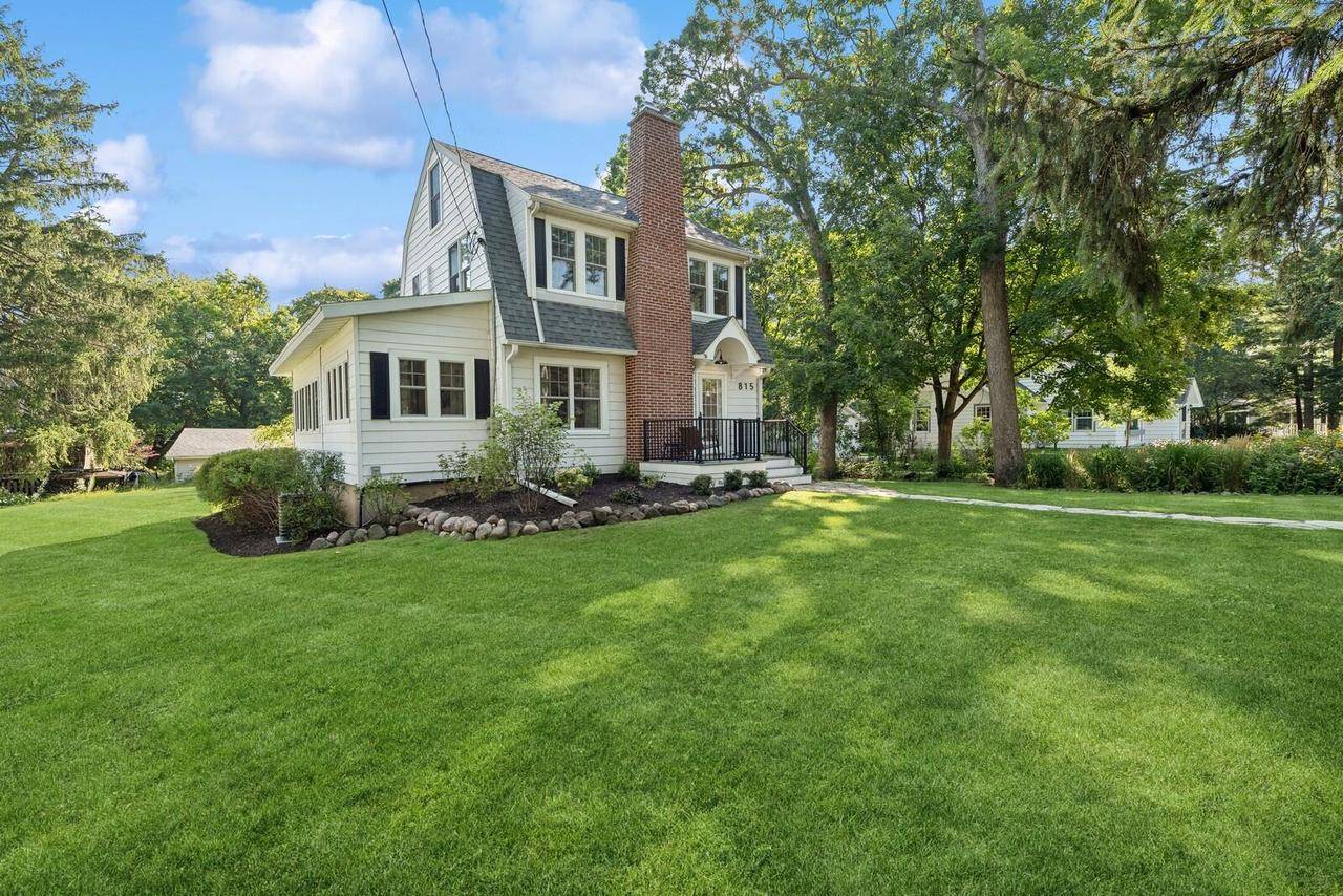 Fontana, WI 53125,815 Sauganash DRIVE