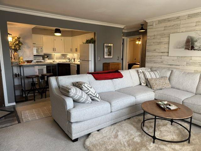Lake Geneva, WI 53147,225 Country Club DRIVE #2B