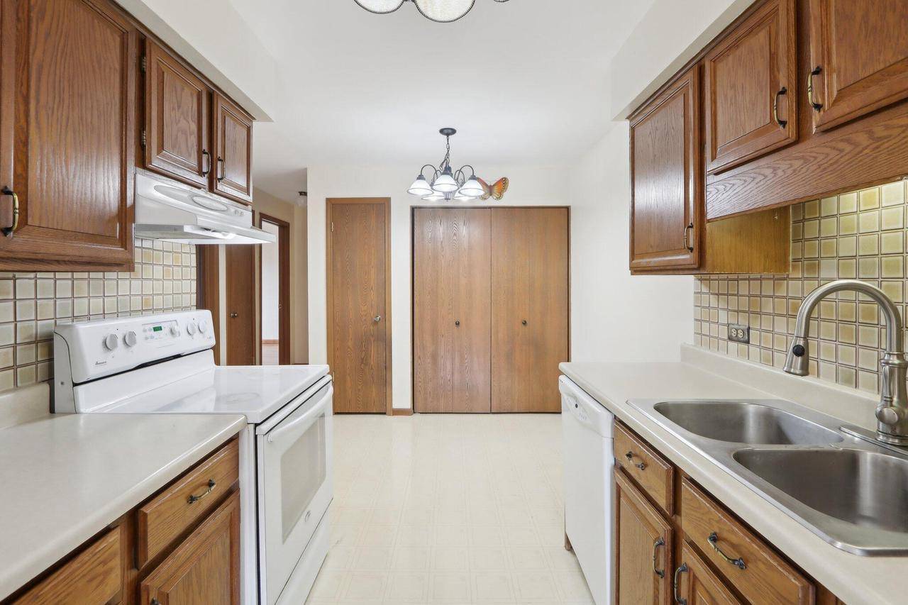 Greenfield, WI 53220,4449 S Greenridge CIRCLE