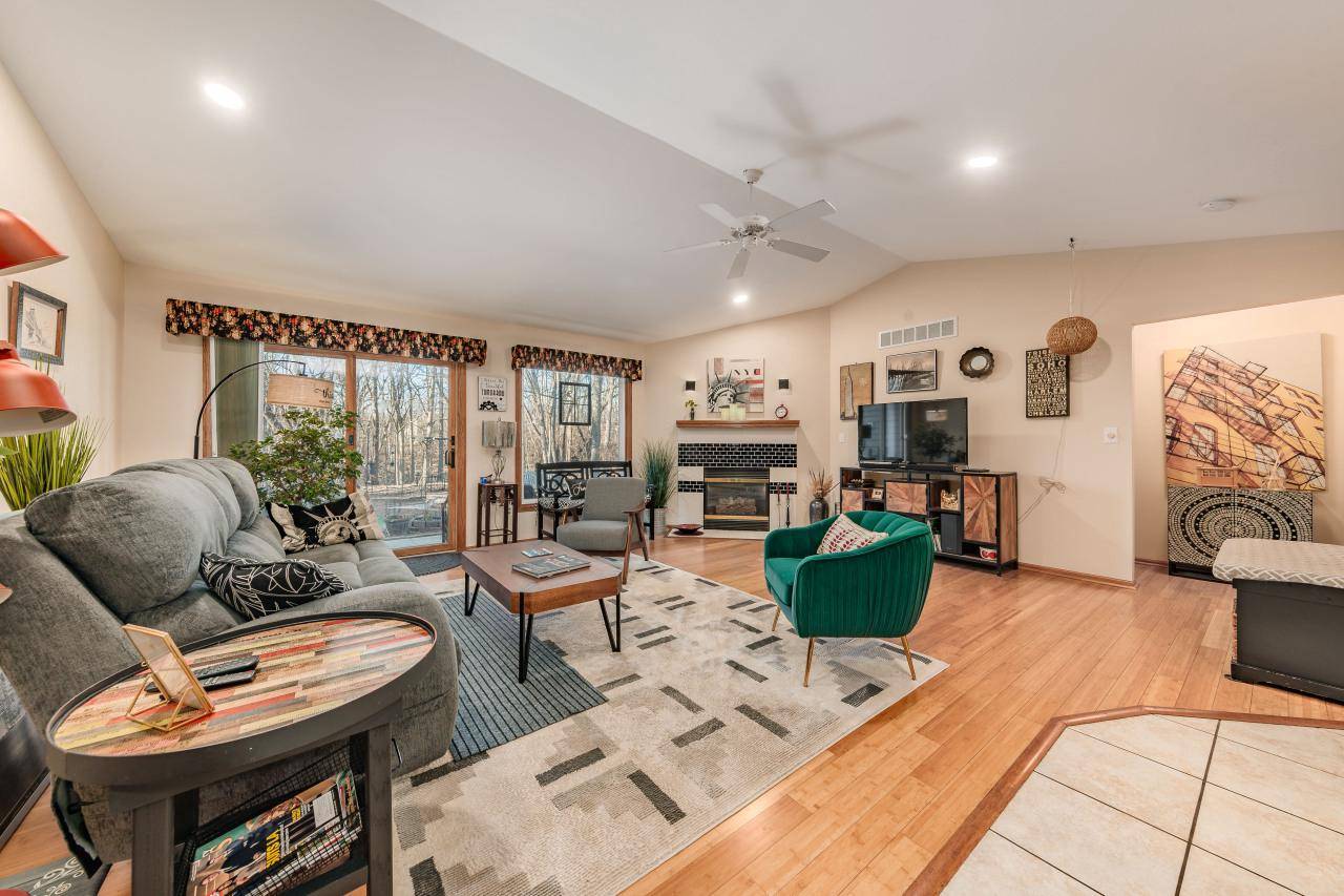 Menomonee Falls, WI 53051,N48W16100 Lone Oak LANE