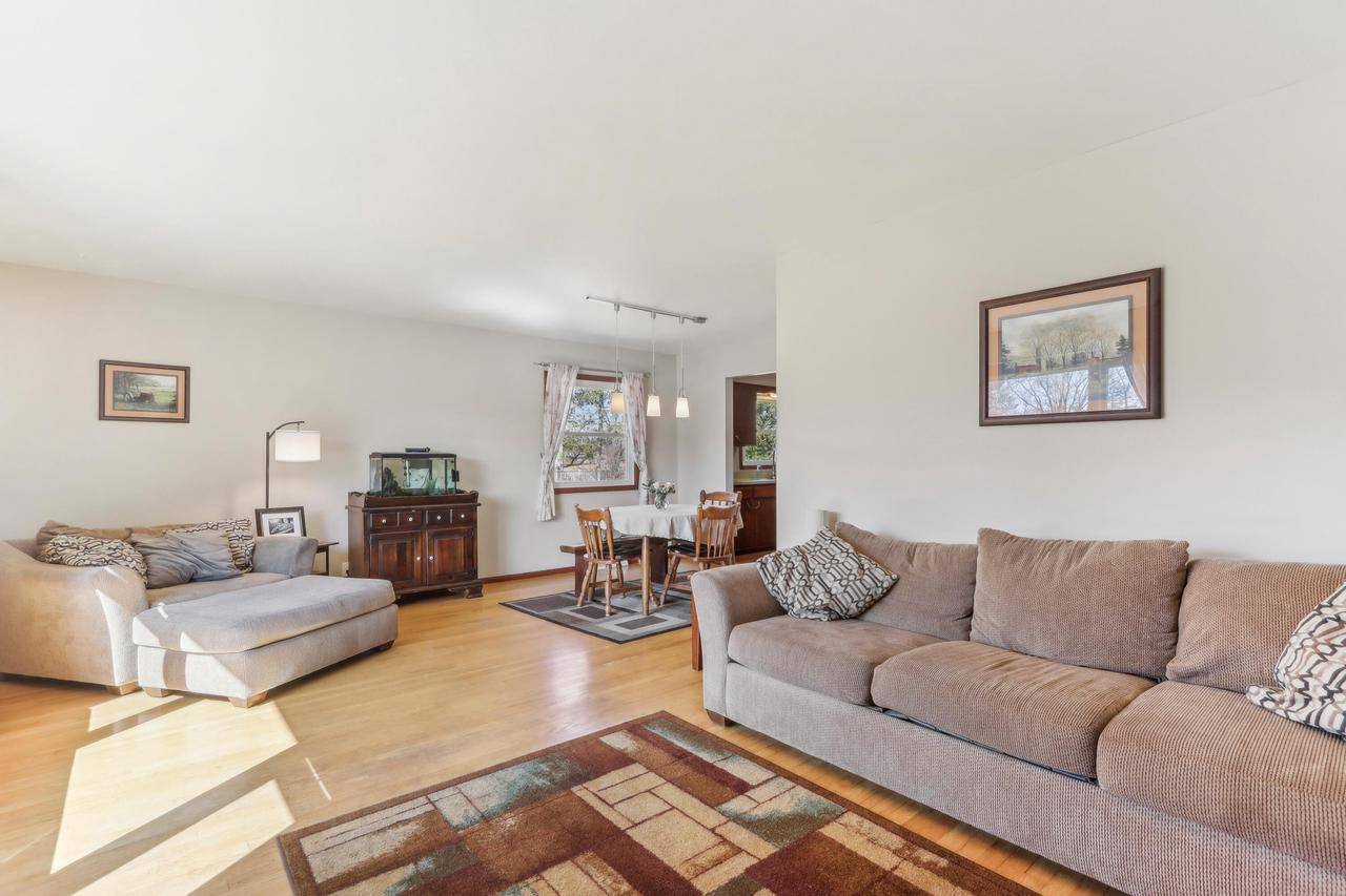 Summit, WI 53066,36712 CLover LANE