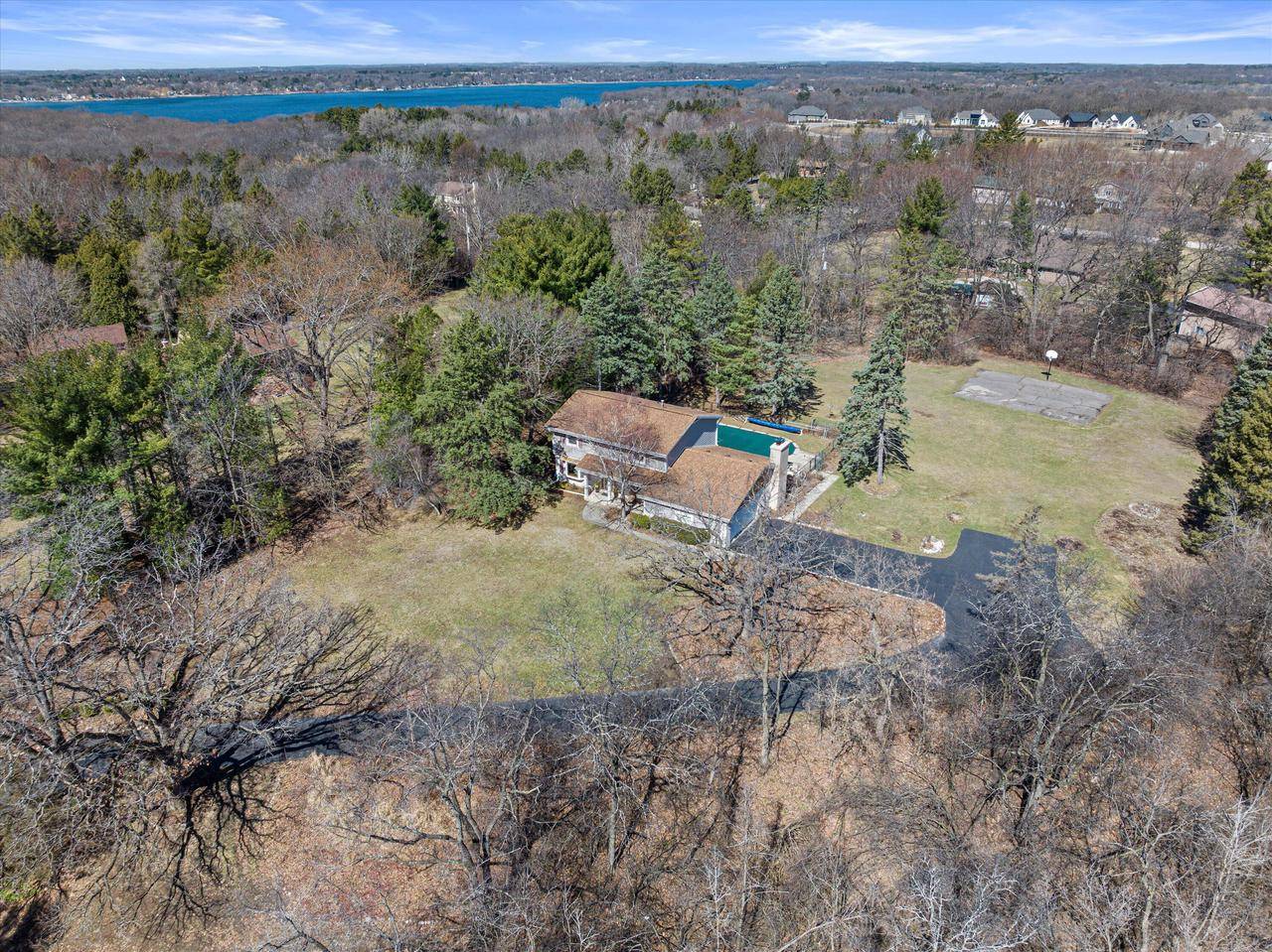 Hartland, WI 53029,2925 Meadow LANE