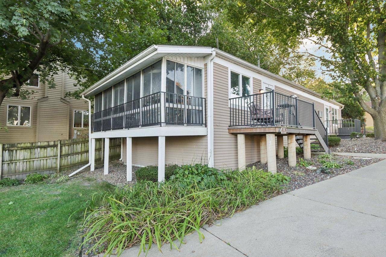 Burlington, WI 53105,2501 S Browns Lake DRIVE