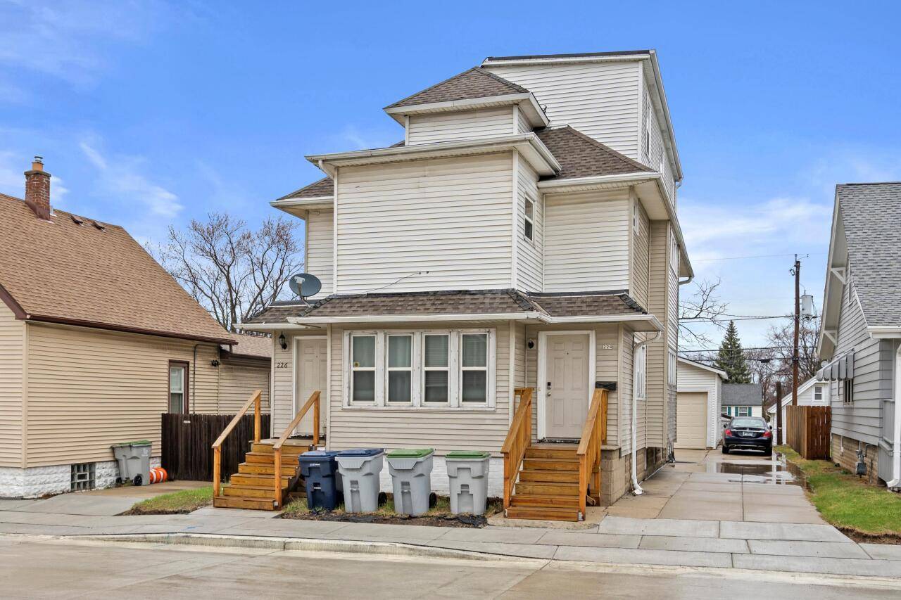 Milwaukee, WI 53207,224 W Howard AVENUE #226