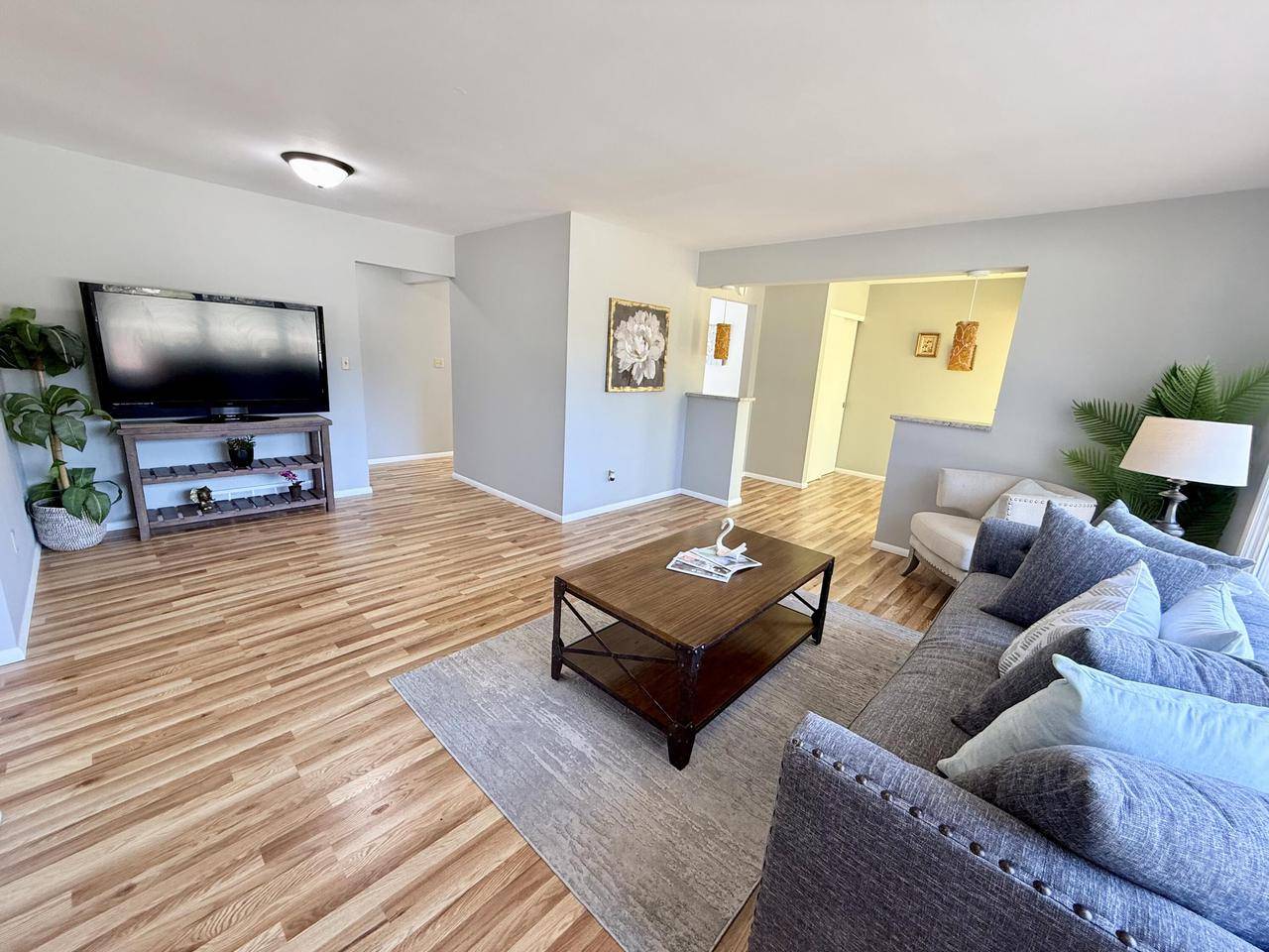 Wauwatosa, WI 53222,3438 N Mayfair ROAD