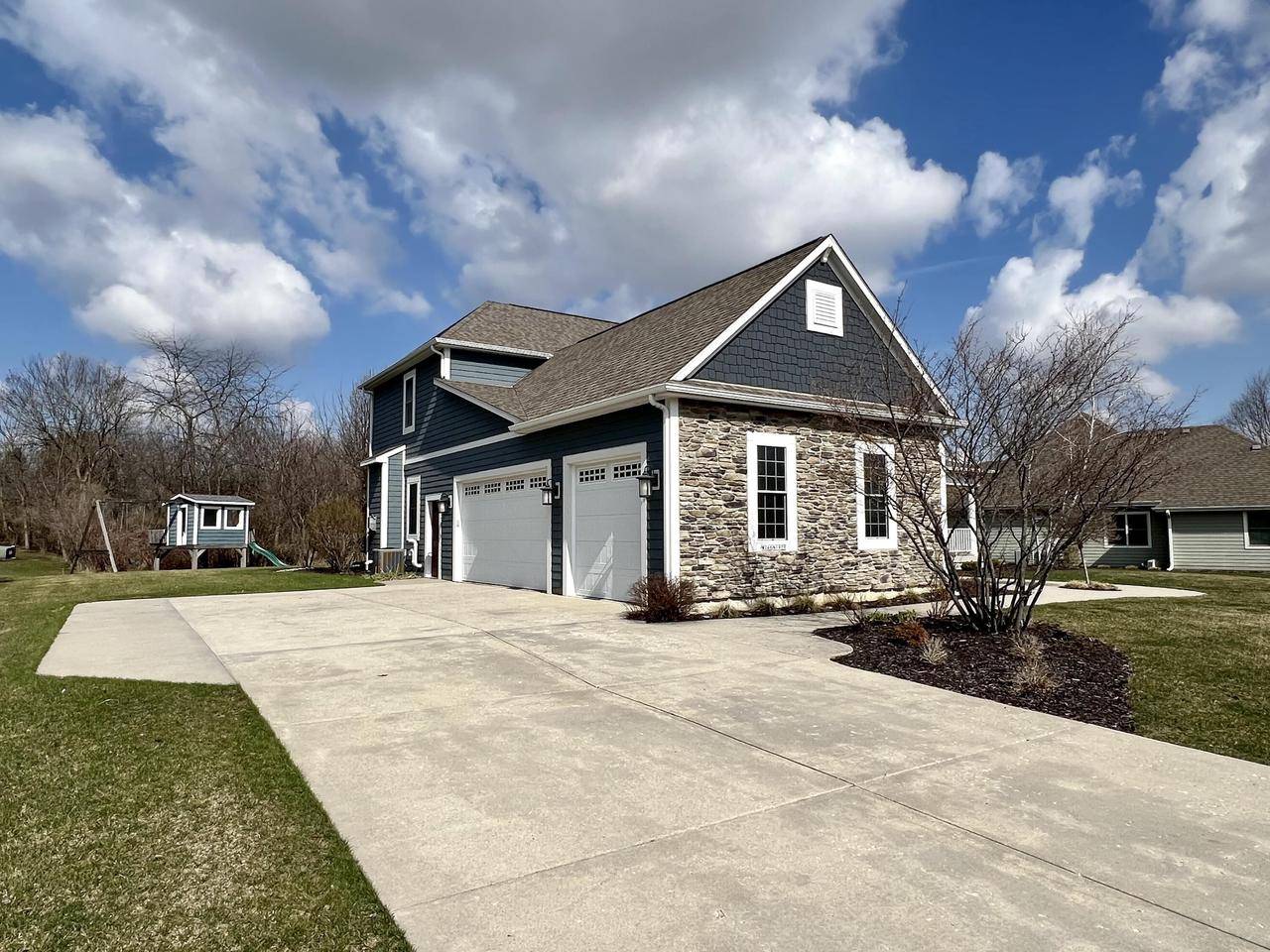 Pewaukee, WI 53072,W246N1979 Still River DRIVE