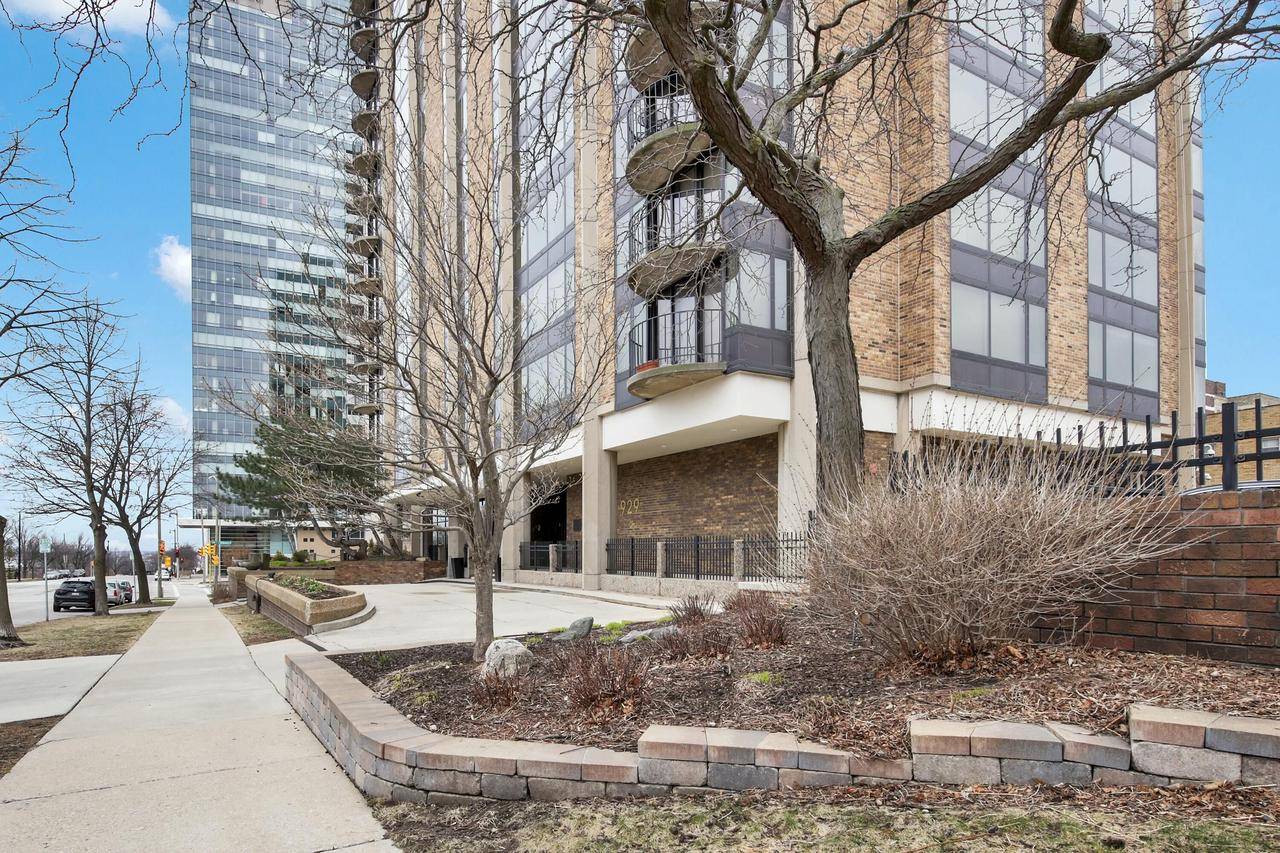 Milwaukee, WI 53202,929 N Astor STREET #503