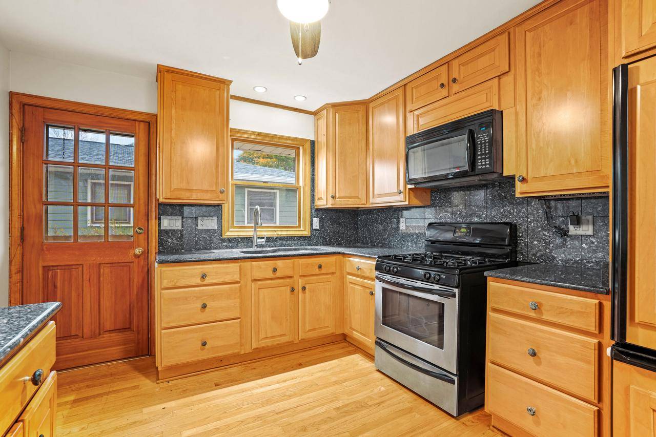 Oconomowoc, WI 53066,708 Oakwood AVENUE