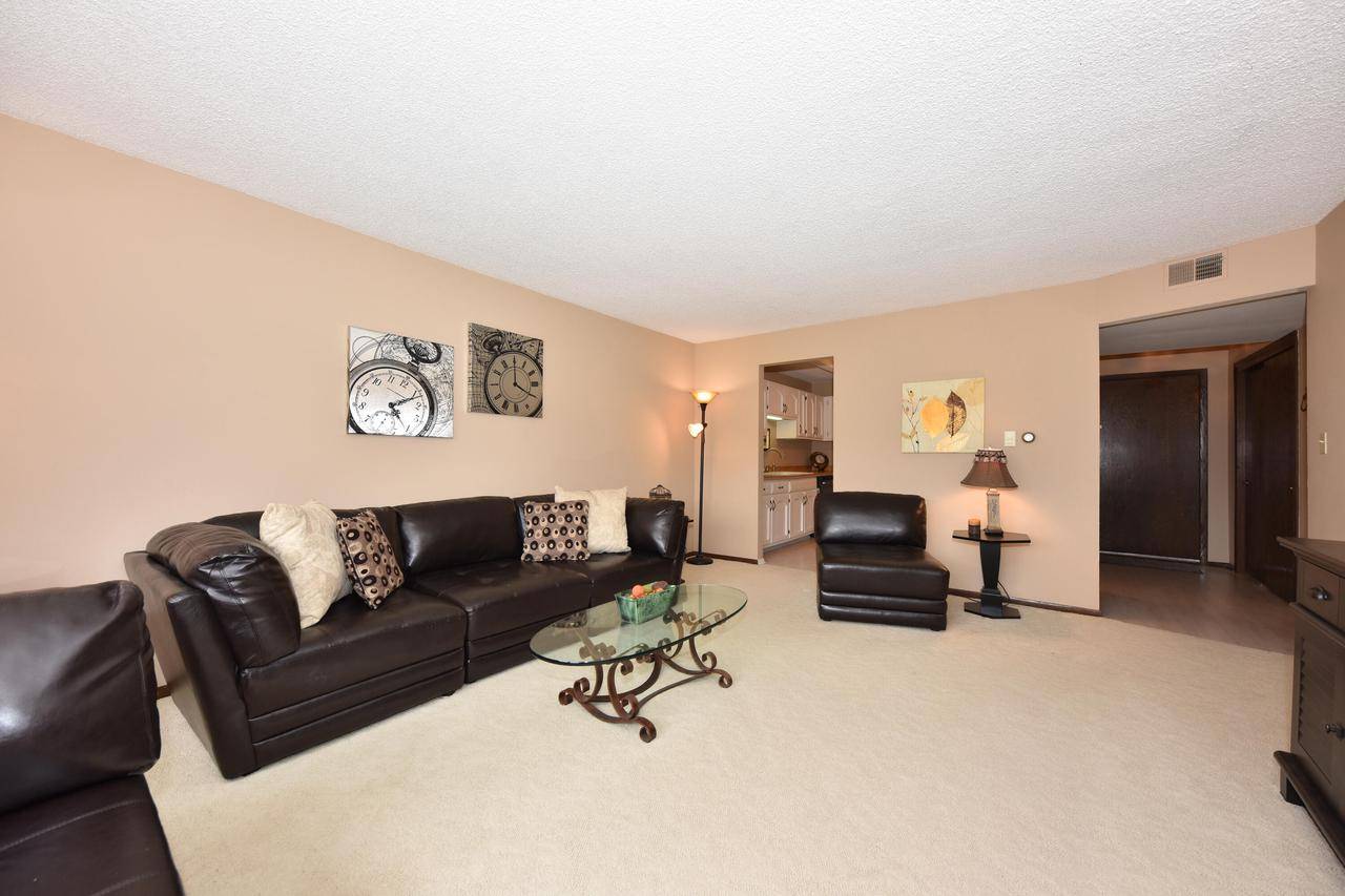 Grafton, WI 53024,2101 Chateau COURT #203