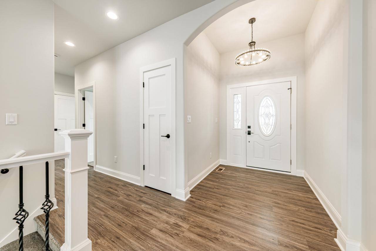 Menomonee Falls, WI 53051,N55W19319 Red Crown LANE