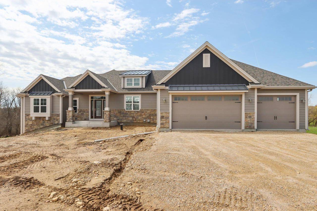Big Bend, WI 53103,S94W22403 River Birch COURT