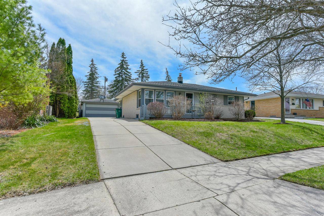 Menomonee Falls, WI 53051,N84W15103 James AVENUE