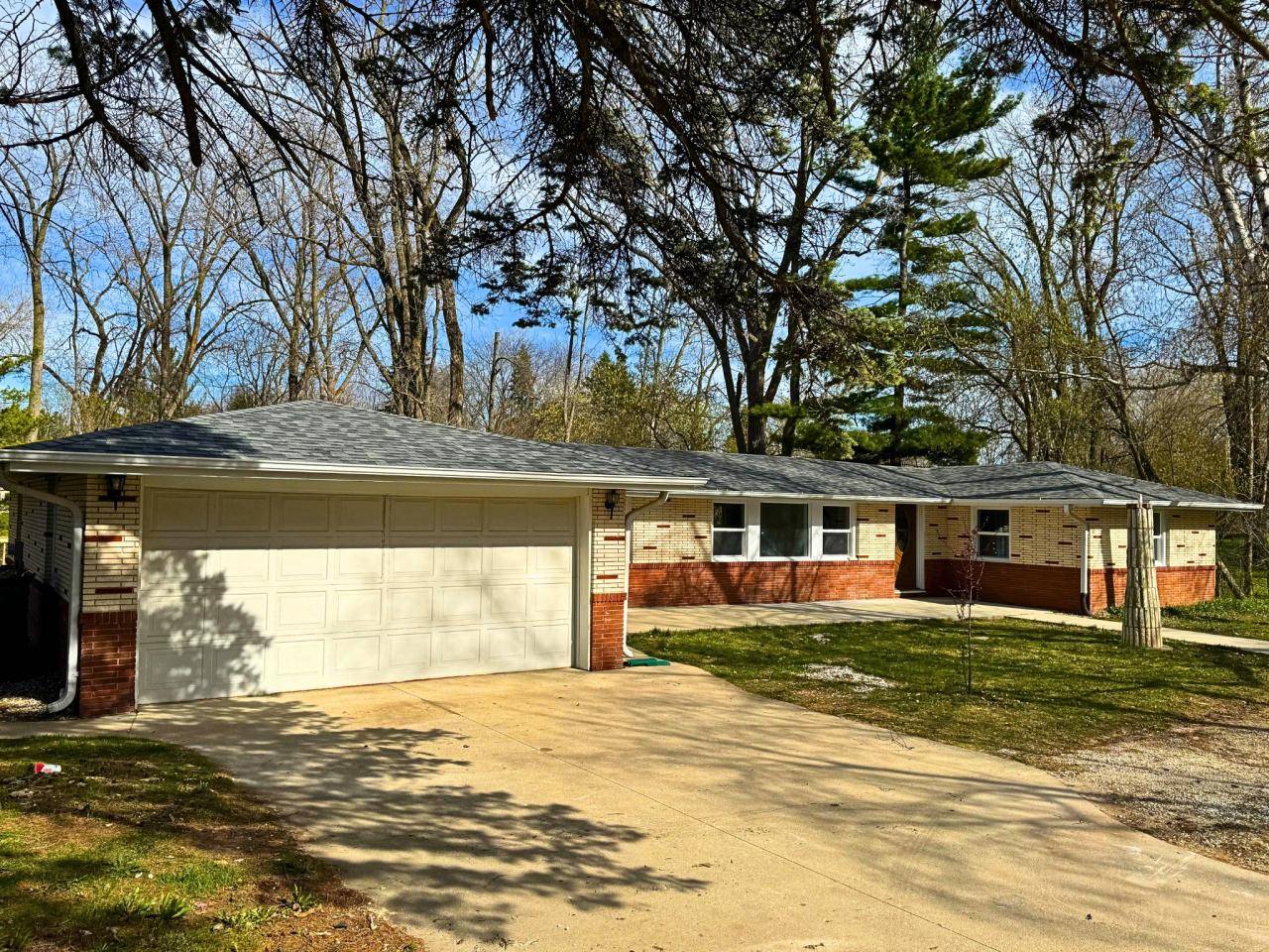 Racine, WI 53402,5225 Erie STREET