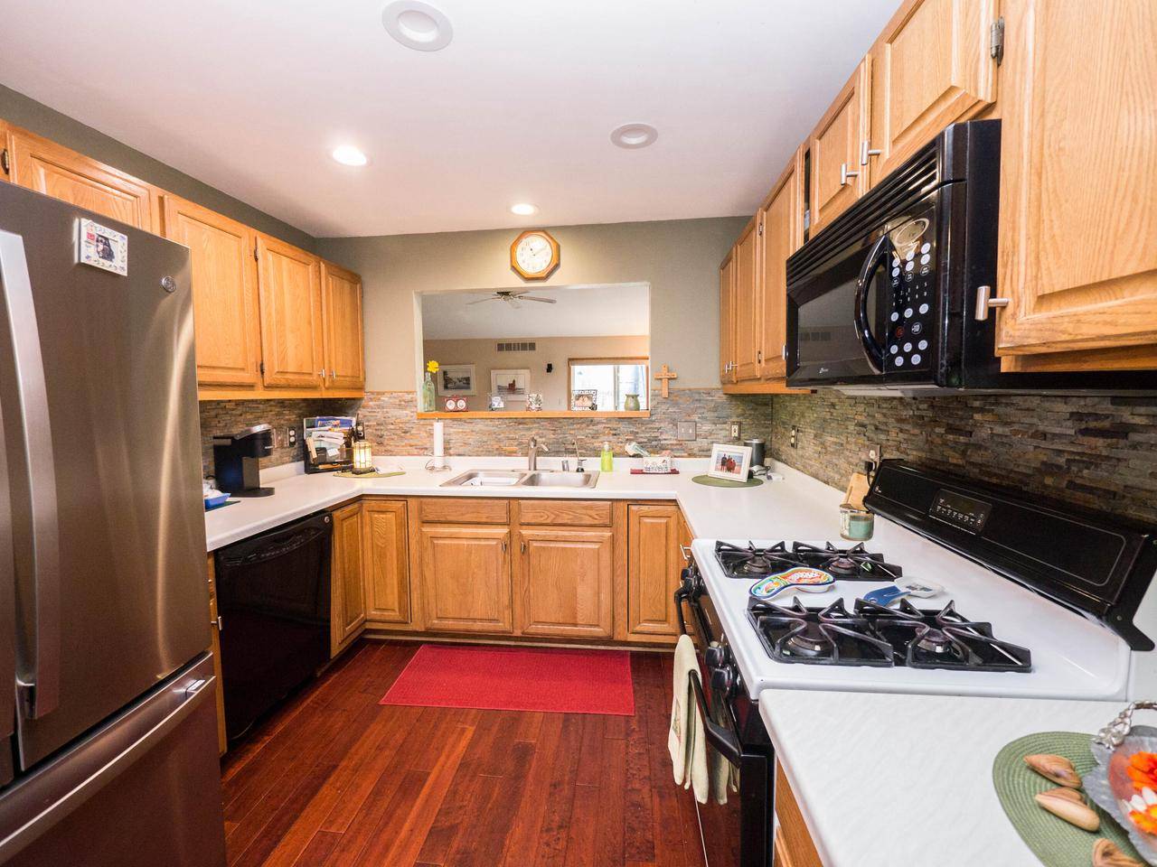 Delafield, WI 53018,23 N Lapham Peak ROAD #B