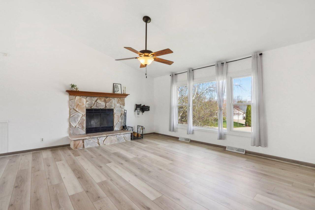 Oak Creek, WI 53154,1096 E Libby COURT