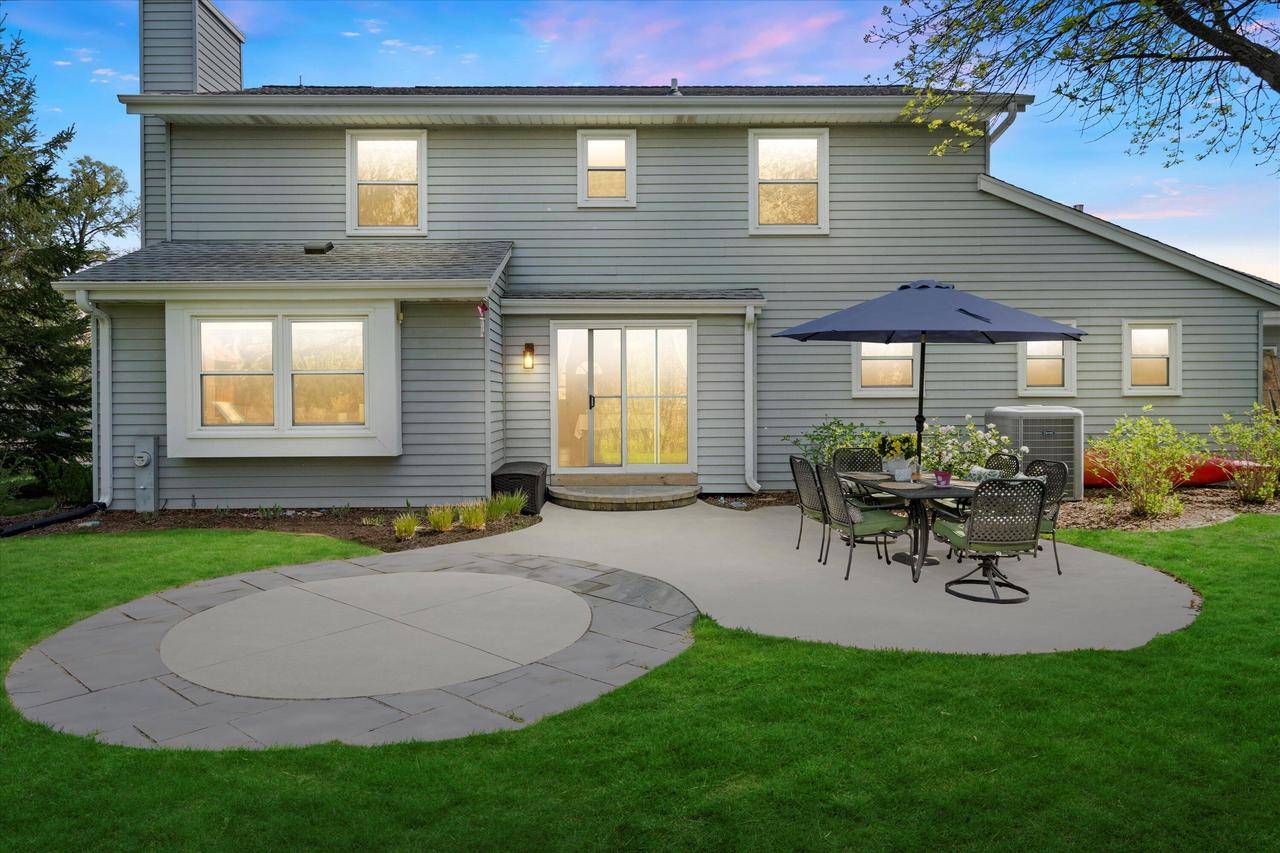 Waukesha, WI 53188,2928 Willard LANE