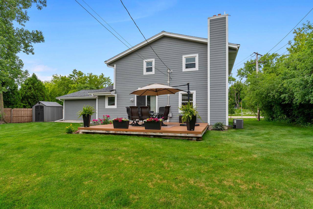 Bayside, WI 53217,825 E Brown Deer ROAD