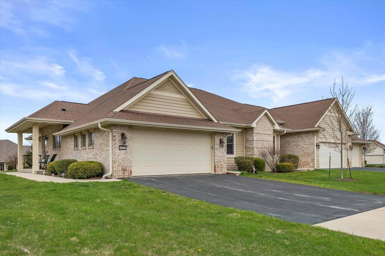 Franklin, WI 53132,3228 W Villa DRIVE