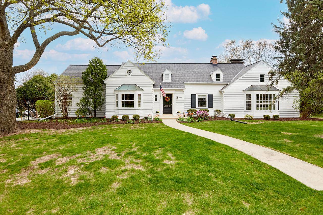 Elm Grove, WI 53122,640 Hi View COURT